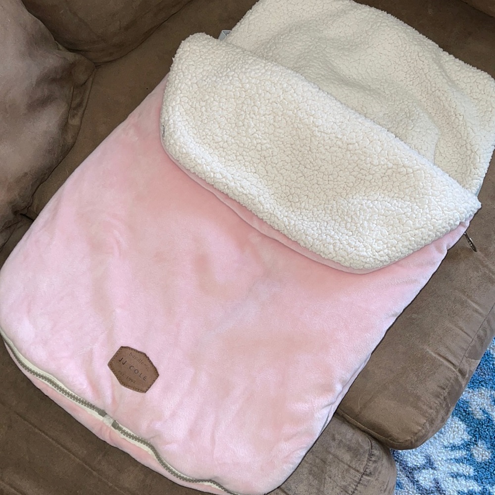 Like new JJ Cole Bundle Me car seat cover